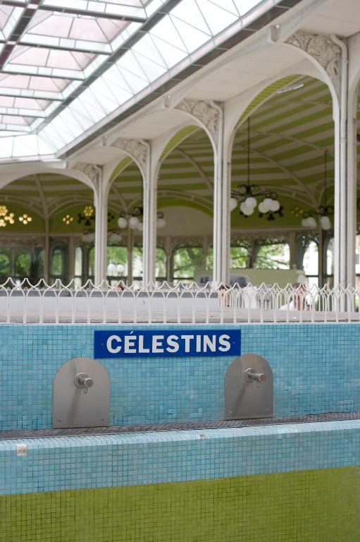 Hotel Des Thermes Les Domes Vichy Exteriör bild